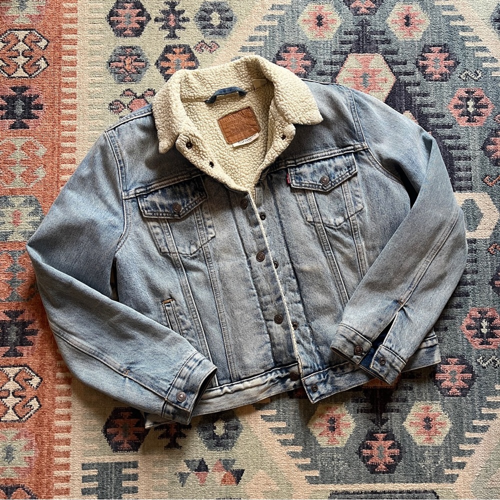 Levi’s Sherpa Lined Jean Jacket - Small